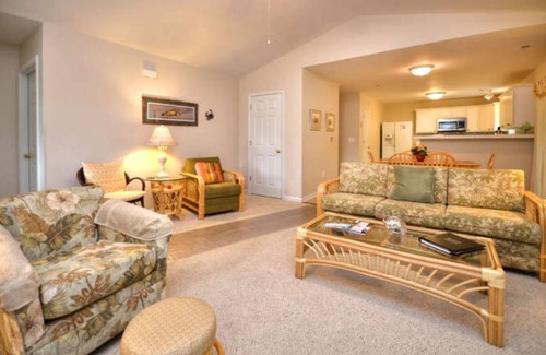 Tranquil Harbour House | Catch 22-Beautiful, 3 Bdrm-2 Bath Home (Sleeps 8) with Privacy & Comfort