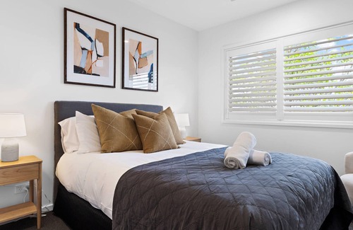 Carrington House | Catch the Breeze - Pet Friendly Townhouse