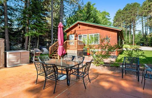 Eagle River House | Catfish Cottages