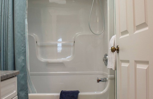 Cavendish House | Cavendish Beach Cottage - close to beaches, attractions and restaurants