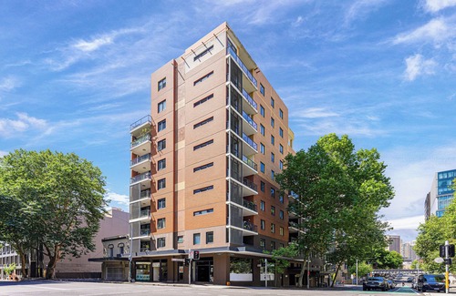 Chinatown Apartment | CBD 3br apt for 8 guests near Train & Shopping in Ultimo