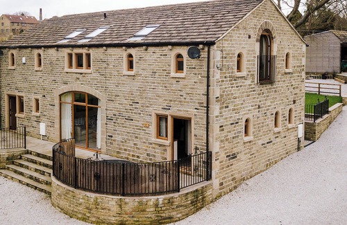 Halifax Cottage | Cedar Barn - UK33352