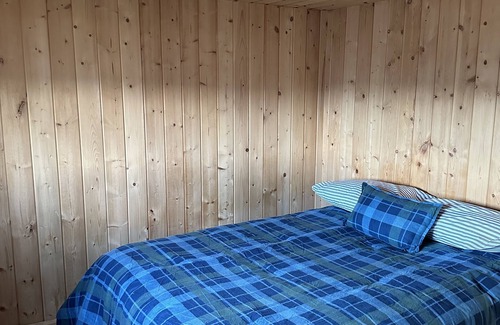Plentywood Cabin | Cedar cabin. Fully equipped. Sleeps 3 comfortably.