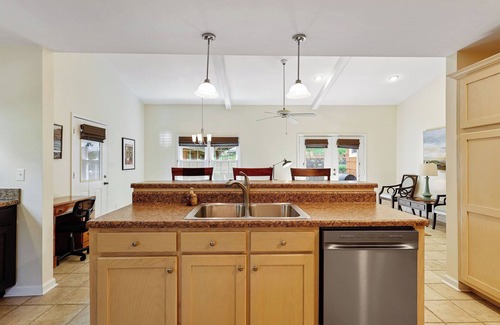 Guntersville House | Cedar Cottage at Lake Guntersville nLocated a block from boat launch and park