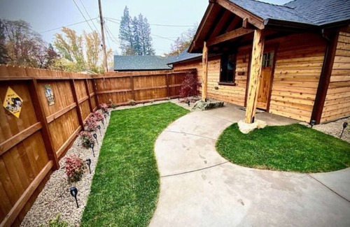 Grants Pass House | Cedar Mountain - Suite E