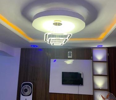 Ibadan Apartment | Cee&Tee at AKOBO 1Bedroom or 2Bedrooms -247 Electricity-Solar Inverter AC in Bedrooms