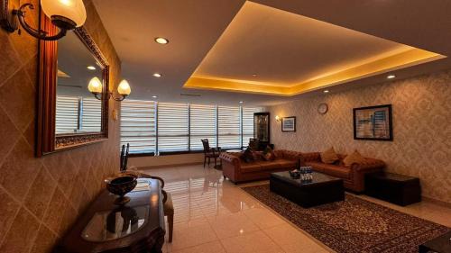 Blue Area Apartment | Centaurus Apartment Three Bed Mountain View