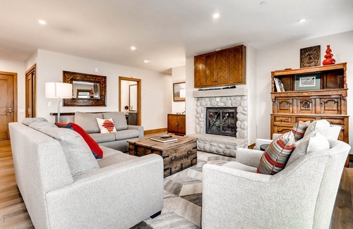 Beaver Creek Apartment | Centennial 1 Bedroom Condo Unit No. 13b