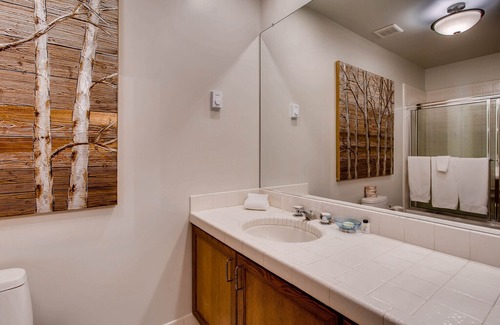 Beaver Creek Apartment | Centennial 2 Bedroom Condo Unit 11