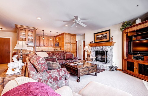Beaver Creek Apartment | Centennial 2 Bedroom Condo Unit no. 18