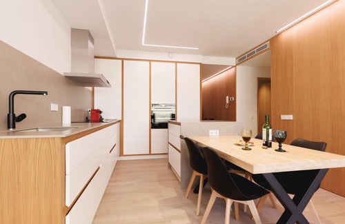 Eixample Apartment | Center - Holiday Apartment Rental in Girona | Bravissimo