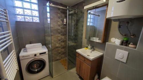 Pancevo Apartment | Center & River Park View Guesthouse