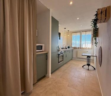 Amilly Apartment | Central, 2 à 8 Pers, Spacieux, Parking privée, Freewifi, Fibre HD