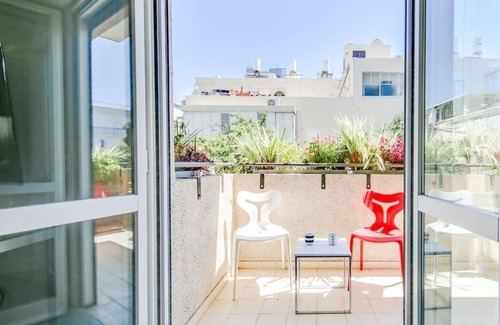 Old North Apartment | Central 2BR in Ben Yehuda by Holiday-rentals