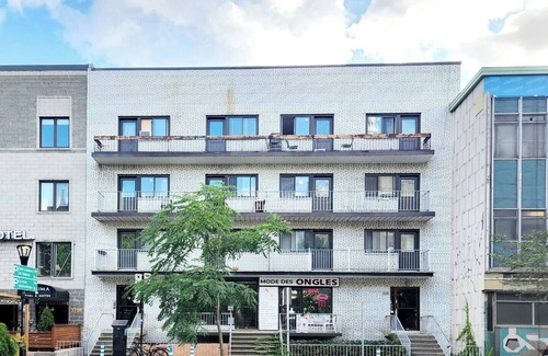 Plateau Mont Royal RV Rental | Central 2BR | Near Metro & Parks