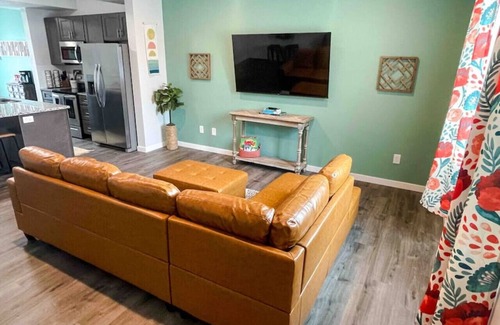 Spokane Apartment | Central 3/2, garage, private yard, walk to arena, EV charger