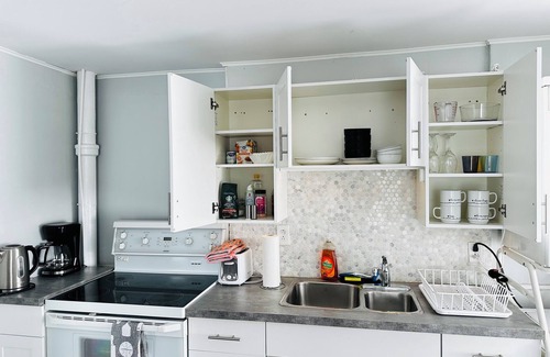 Peterborough House | Central 4BR Retreat with 6 Beds