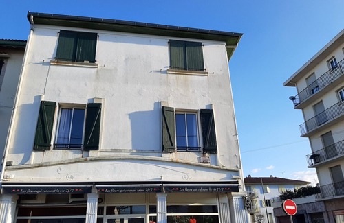 Hendaye Apartment | Central Apartment in Hendaye – Bright, Cozy, Near Shops, 2 Bedrooms, Free WiFi