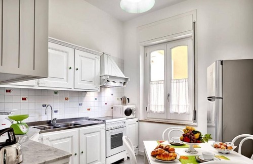 Sant'Agata sui Due Golfi Apartment | Central Apartment Stella House