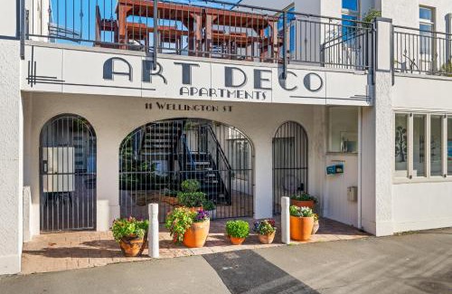 Picton Apartment | Central Art Deco #5