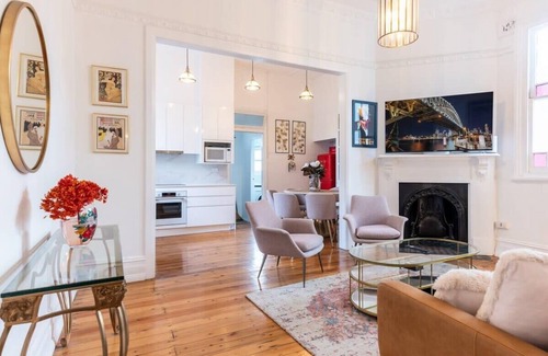 Newtown House | Central based 3-Bed House with Charming courtyard
