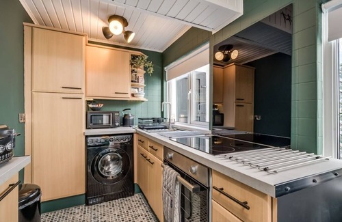Belfast Apartment | Central Belfast Apartments: Retro R&R