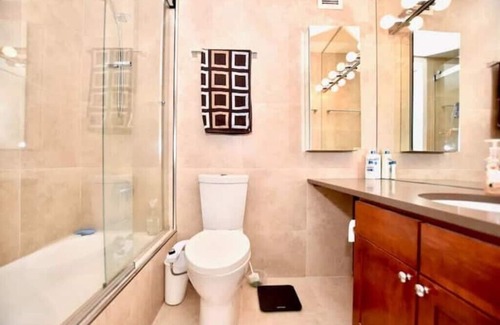 Rush and Division Apartment | Central Chicago Condo