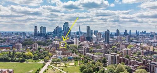 Hoxton Apartment | Central City 3 minutes to Tower of London Trendy Shoreditch Recently refurbished 3 Bedrooms sleeps 8