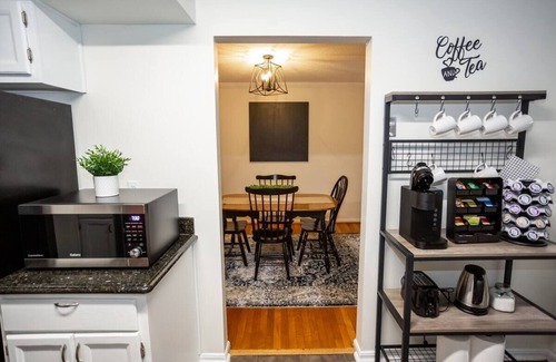 Burtonsville House | Central DC Metro Area Location, 3 bdrm 3.5 Bath home w/KING bed, Deck, Parking