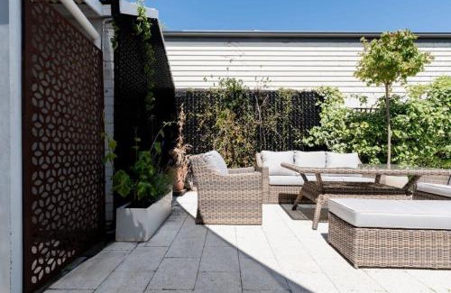 Launceston CBD House | Central Elegance: Cottage Gem with Parking