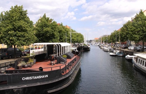 Christianshavn Condo | Central Family Apartment in Christianshavn - Close to Metro, Beach and Shopping