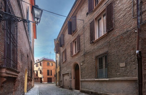 Ferrara Historic Centre Apartment | Central Ferrara Apartment! x7