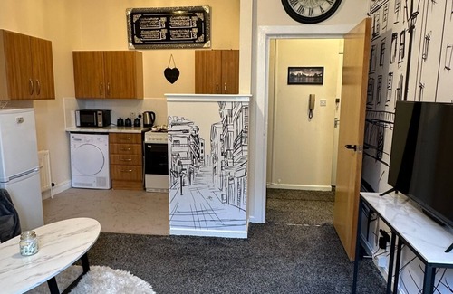 Glasgow Westend Apartment | Central Glasgow Apartment - Sleeps 2 & Kitchen