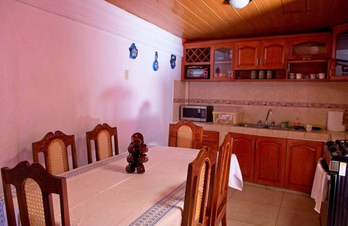 Managua House | Central Home 3BR w/King Bed, AC, Free parking