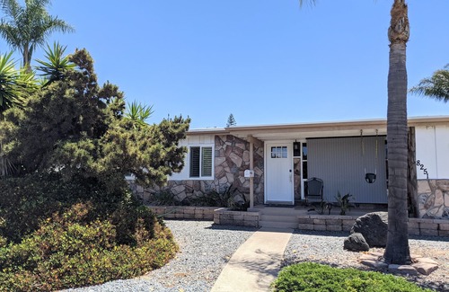 Serra Mesa House | Central location - 3br/2ba. Stay weekly. Clean, safe, quiet.