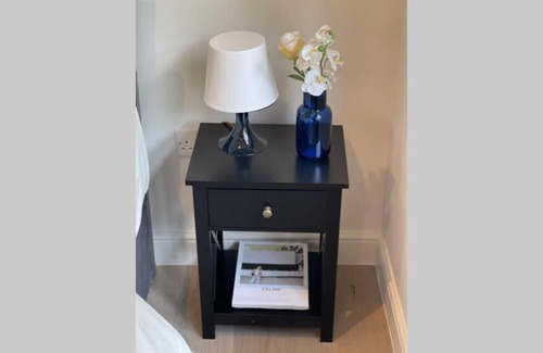 Sands End Apartment | Central Location, Modern & Fully Equipped New 2 Bed Apartment in Fulham, London
