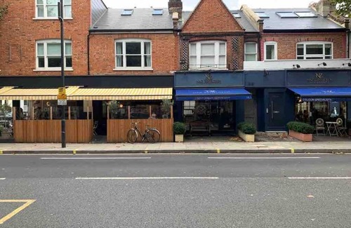 Sands End Apartment | Central Location, Modern & Fully Equipped New 2 Bed Apartment in Fulham, London