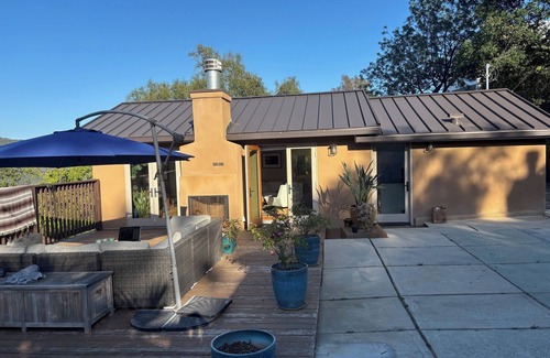 Malibu House | Central Malibu-Corral Canyon 2-bedroom retreat - like home. Paradise awaits!