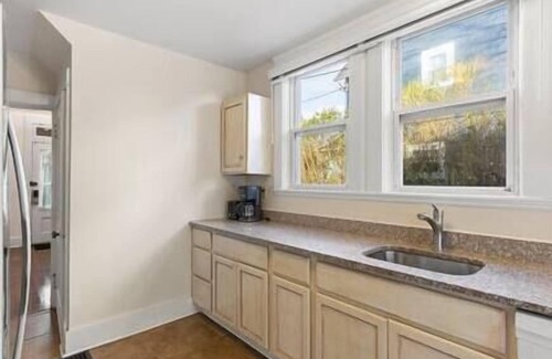 Oakmont House | Central Oakmont Oasis