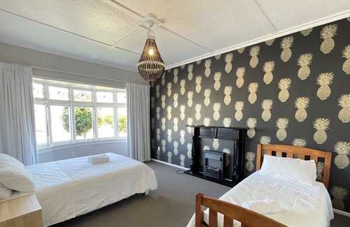 Petone House | Central Petone, 5 minutes walk to the beach
