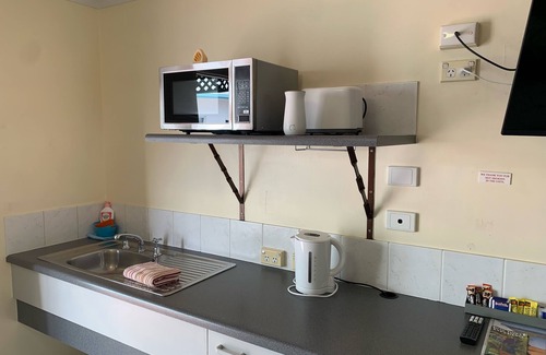 The Gap Hotel | Central Point Motel