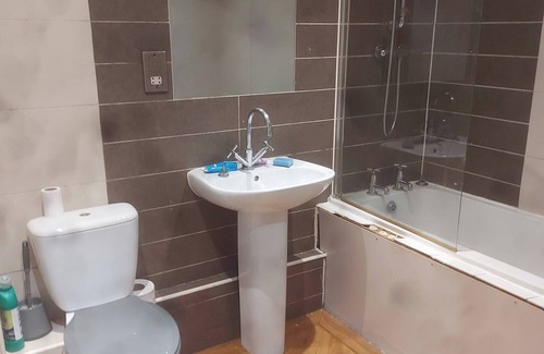 Preston Apartment | Central Preston Studio - Perfect City Break