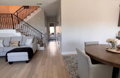 Morena House | CENTRAL SAN DIEGO *Rooftop Deck* Spacious 3 BR home