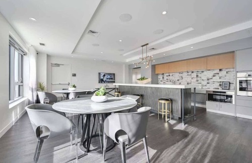 Central Square Apartment | Central Space 2 BR Condo to Balance Life, Work Play! 7 Sleeps