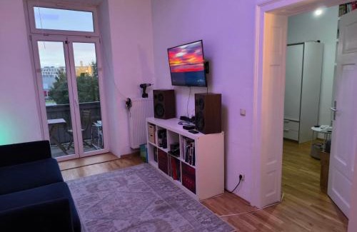 Westend Apartment | Central Tower Magic View