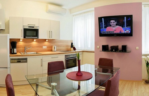 Wieden Apartment | Central Vienna Explorer's Hub