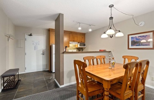 Whistler Village Hotel | Central Whistler 2BR|Pool,Hot Tub,Ski/Bike Storage