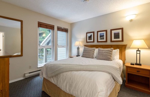 Whistler Village Hotel | Central Whistler 2BR|Pool,Hot Tub,Ski/Bike Storage