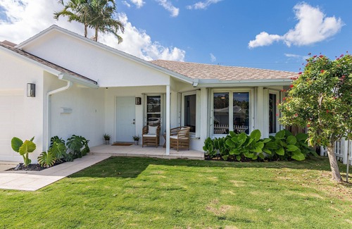 Parrot Cove House | Centrally located luxe poolside oasis w/standout amenities!