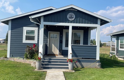 Evergreen Cottage | Centrally located. 1-bedroom cottage. Full bath. Washer, Dryer. Full kitchen.